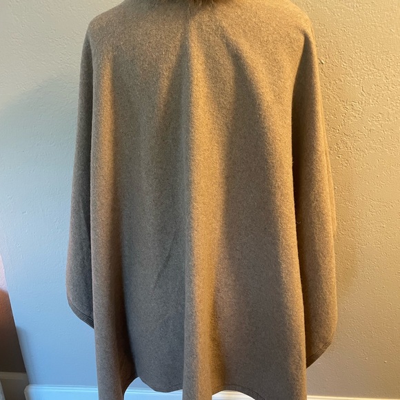 Fur Collar Shrug by Studio - Picture 5 of 7